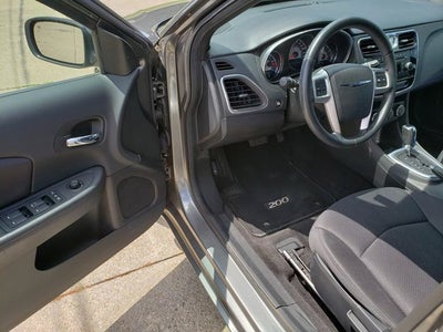 2013 Chrysler 200 Touring