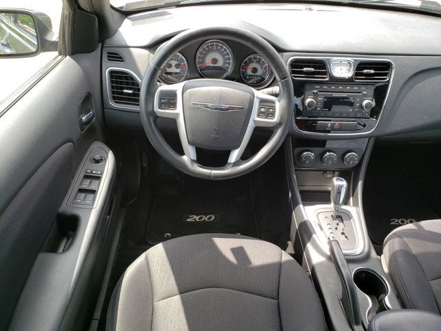 2013 Chrysler 200 Touring