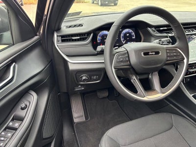 2025 Jeep Grand Cherokee GRAND CHEROKEE LAREDO X 4X4