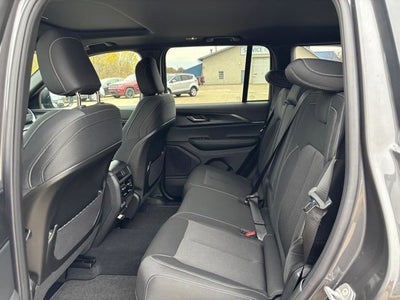 2025 Jeep Grand Cherokee GRAND CHEROKEE LAREDO X 4X4