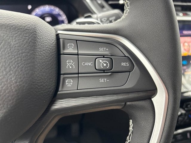 2025 Jeep Grand Cherokee GRAND CHEROKEE LAREDO X 4X4