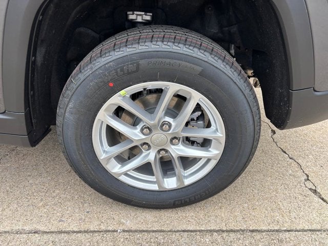 2025 Jeep Grand Cherokee GRAND CHEROKEE LAREDO X 4X4