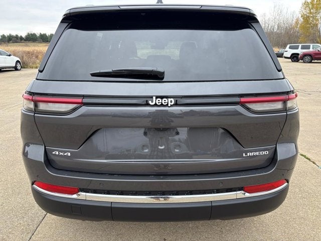 2025 Jeep Grand Cherokee GRAND CHEROKEE LAREDO X 4X4