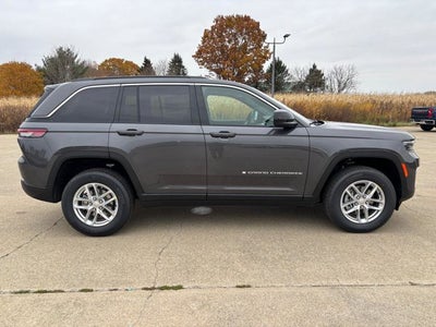 2025 Jeep Grand Cherokee GRAND CHEROKEE LAREDO X 4X4