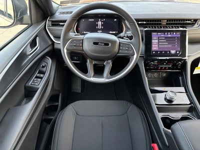 2025 Jeep Grand Cherokee GRAND CHEROKEE LAREDO X 4X4