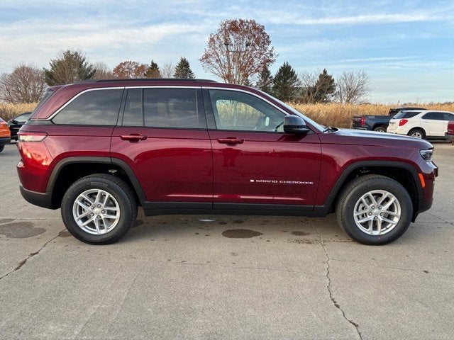 2025 Jeep Grand Cherokee GRAND CHEROKEE LAREDO X 4X4