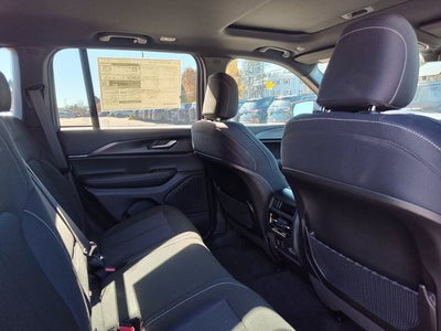 2026 Jeep Grand Cherokee GRAND CHEROKEE LAREDO X 4X4