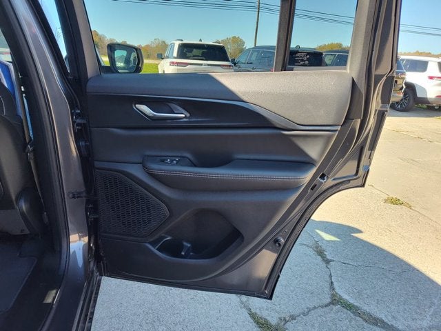 2026 Jeep Grand Cherokee GRAND CHEROKEE LAREDO X 4X4