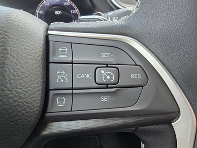 2027 Jeep Grand Cherokee GRAND CHEROKEE LAREDO X 4X4