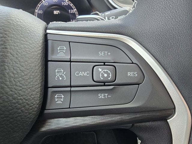2027 Jeep Grand Cherokee GRAND CHEROKEE LAREDO X 4X4
