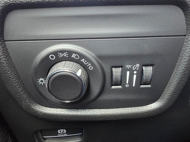 2027 Jeep Grand Cherokee GRAND CHEROKEE LAREDO X 4X4