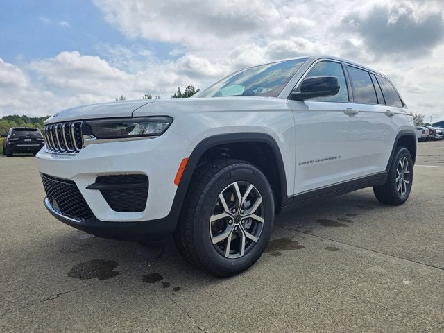 2027 Jeep Grand Cherokee GRAND CHEROKEE LAREDO X 4X4