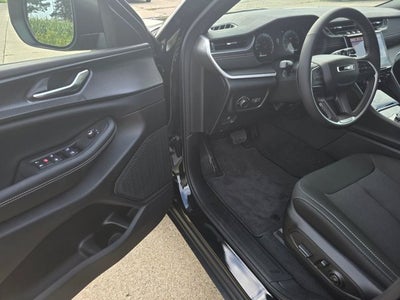2027 Jeep Grand Cherokee GRAND CHEROKEE LAREDO X 4X4