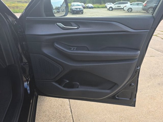 2027 Jeep Grand Cherokee GRAND CHEROKEE LAREDO X 4X4