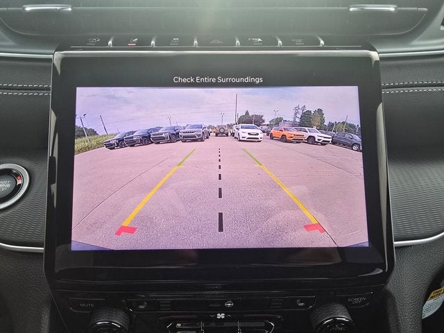 2027 Jeep Grand Cherokee GRAND CHEROKEE LAREDO X 4X4