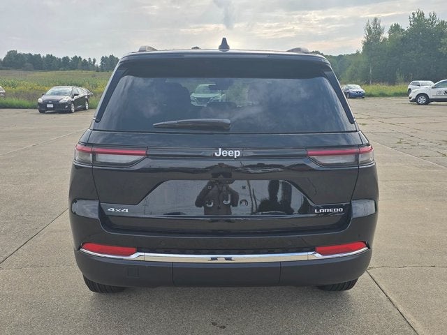 2027 Jeep Grand Cherokee GRAND CHEROKEE LAREDO X 4X4