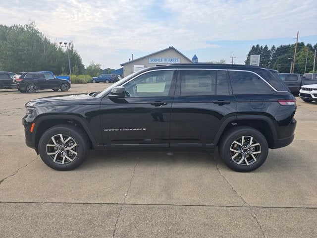 2027 Jeep Grand Cherokee GRAND CHEROKEE LAREDO X 4X4