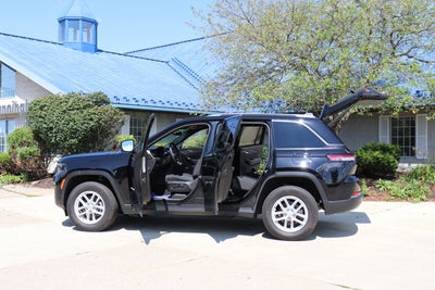 2024 Jeep Grand Cherokee Laredo X 4x4