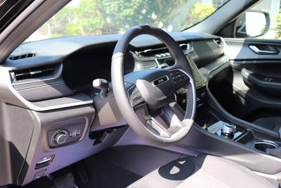 2024 Jeep Grand Cherokee Laredo X 4x4