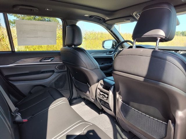 2027 Jeep Grand Cherokee GRAND CHEROKEE LIMITED 4X4