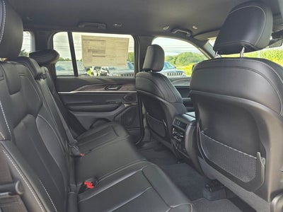 2027 Jeep Grand Cherokee GRAND CHEROKEE LIMITED 4X4