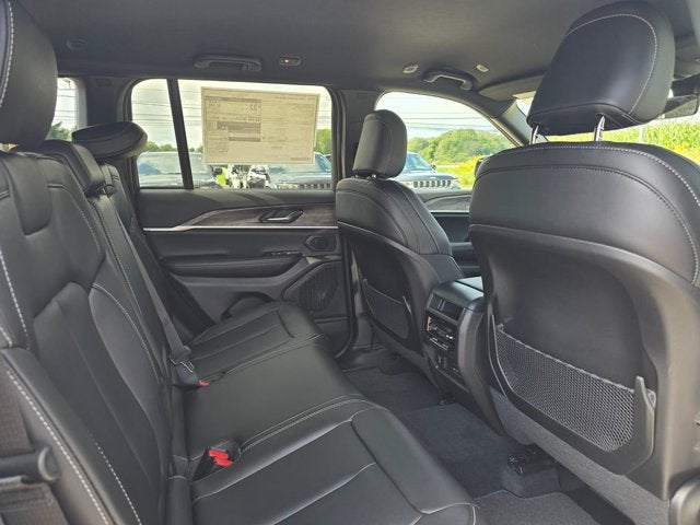 2027 Jeep Grand Cherokee GRAND CHEROKEE LIMITED 4X4