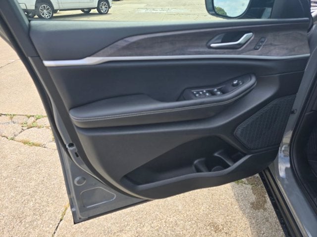 2027 Jeep Grand Cherokee GRAND CHEROKEE LIMITED 4X4