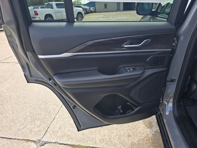 2027 Jeep Grand Cherokee GRAND CHEROKEE LIMITED 4X4