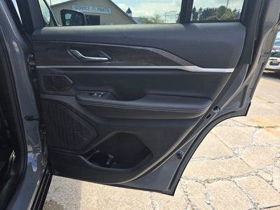 2027 Jeep Grand Cherokee GRAND CHEROKEE LIMITED 4X4