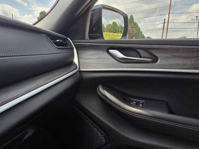 2027 Jeep Grand Cherokee GRAND CHEROKEE LIMITED 4X4