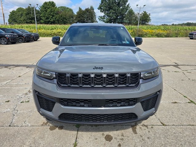 2027 Jeep Grand Cherokee GRAND CHEROKEE LIMITED 4X4