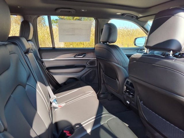 2027 Jeep Grand Cherokee GRAND CHEROKEE LIMITED 4X4