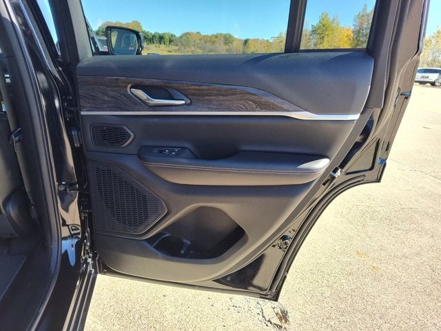 2027 Jeep Grand Cherokee GRAND CHEROKEE LIMITED 4X4