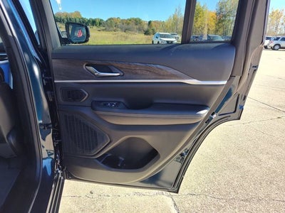 2027 Jeep Grand Cherokee GRAND CHEROKEE LIMITED 4X4