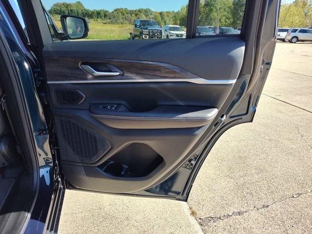 2027 Jeep Grand Cherokee GRAND CHEROKEE LIMITED 4X4