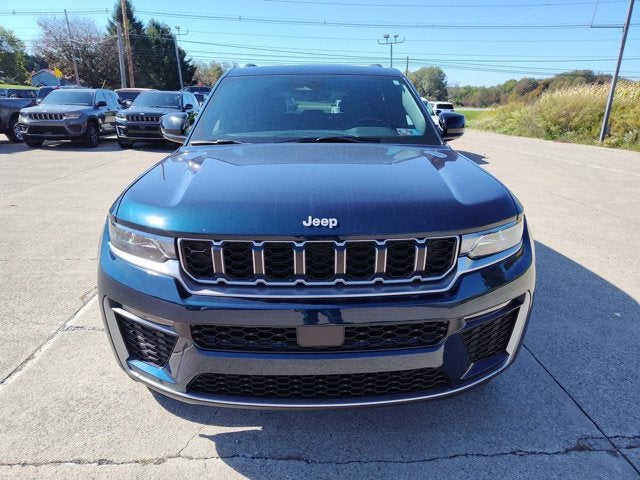 2027 Jeep Grand Cherokee GRAND CHEROKEE LIMITED 4X4