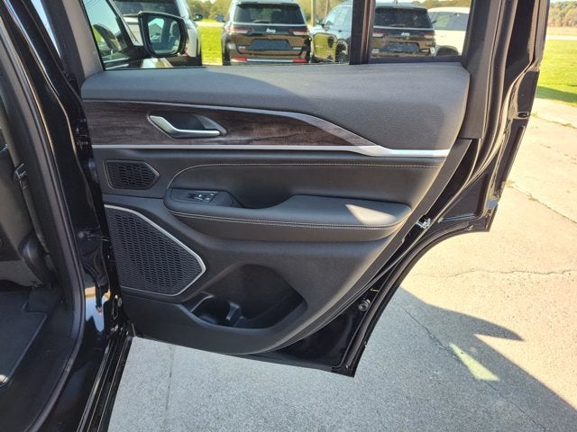 2027 Jeep Grand Cherokee GRAND CHEROKEE LIMITED RESERVE 4X4
