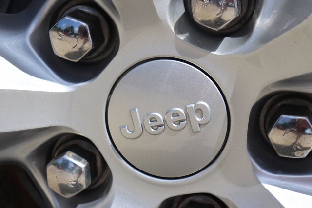 2023 Jeep Grand Cherokee L Laredo 4x4