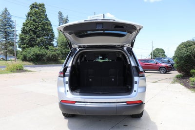 2023 Jeep Grand Cherokee L Laredo 4x4