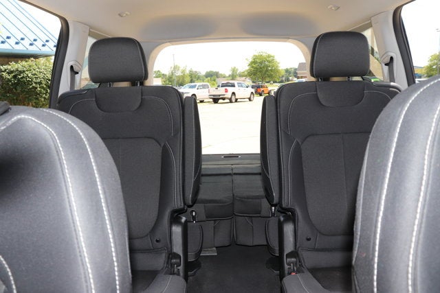 2023 Jeep Grand Cherokee L Laredo 4x4