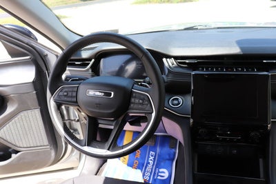 2023 Jeep Grand Cherokee L Laredo 4x4