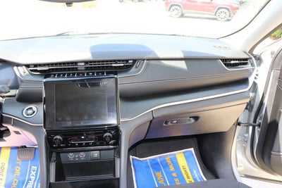 2023 Jeep Grand Cherokee L Laredo 4x4