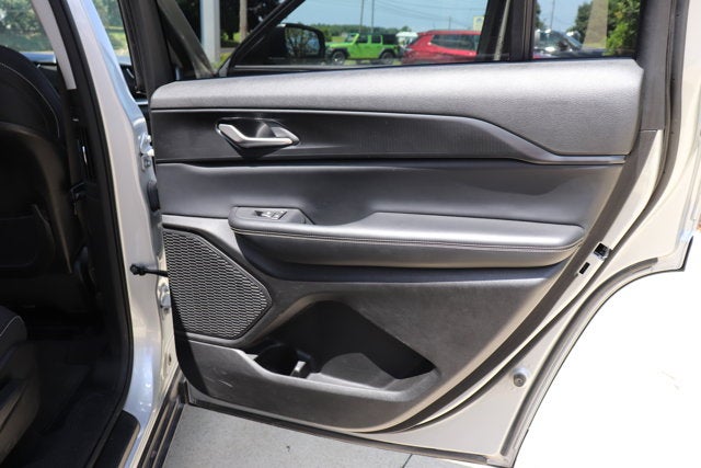 2023 Jeep Grand Cherokee L Laredo 4x4