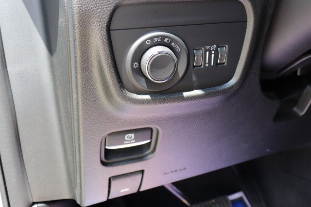 2023 Jeep Grand Cherokee L Laredo 4x4