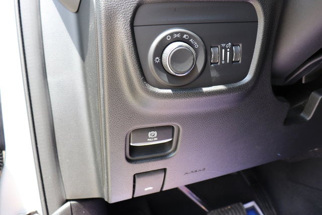 2023 Jeep Grand Cherokee L Laredo 4x4