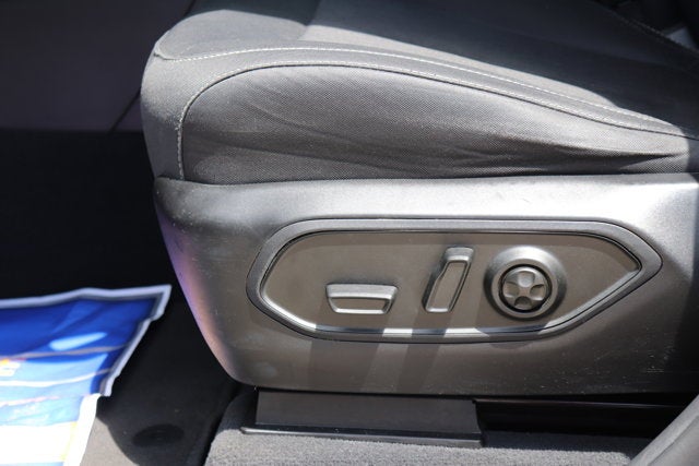 2023 Jeep Grand Cherokee L Laredo 4x4