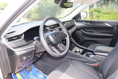 2023 Jeep Grand Cherokee L Laredo 4x4