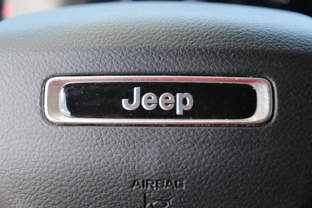 2023 Jeep Grand Cherokee L Laredo 4x4