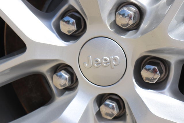 2023 Jeep Grand Cherokee L Laredo 4x4