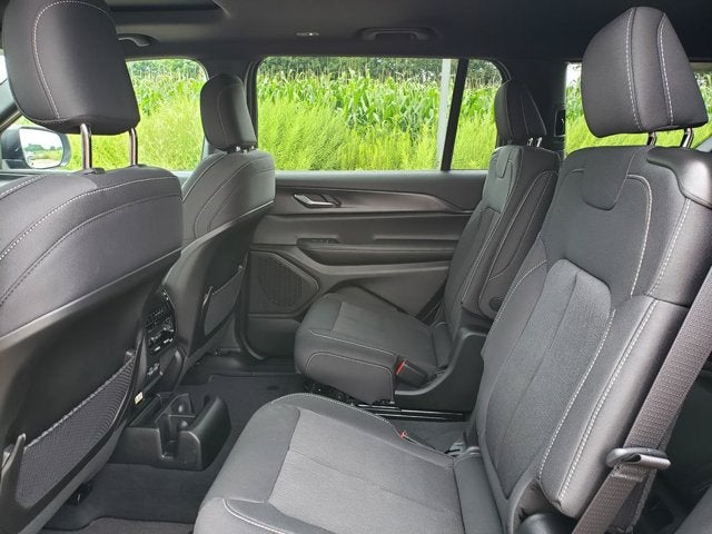 2026 Jeep Grand Cherokee GRAND CHEROKEE L LAREDO X 4X4